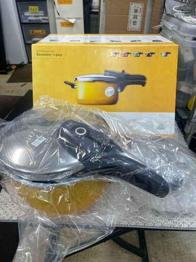 リサイクルショップどりーむ荒田店 No10011　Silit　シリット　Tプラス圧力鍋　４．５Ｌ　未使用品　ドイツ製高級圧力鍋♪　クレイジーイエロー　定価約５万円！