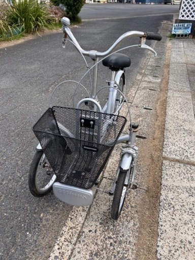 ブリヂストン　ミンナ　三輪車　フロント2輪タイプ