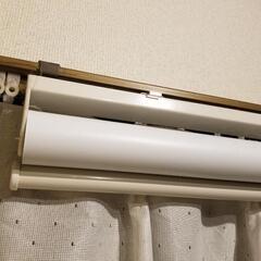 ニトリ　ロールスクリーン　ホワイト　遮光1級　２本
の画像