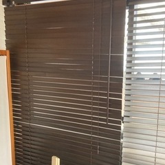 木製茶色のブラインド