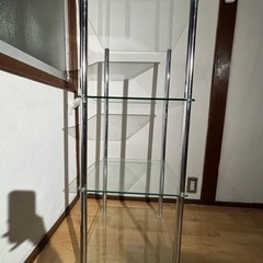 ガラス製のシェルフの画像