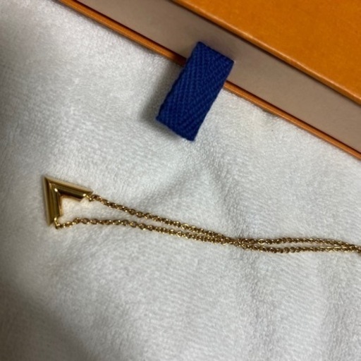 値下げ中です！ルイヴィトン　Vネックレス　