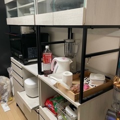 食器棚の画像