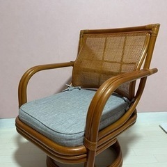 回転式ラタンチェア