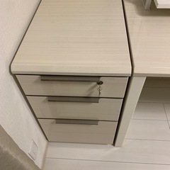 美品　デスク　チェア　サイドチェストの画像