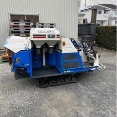稲刈り機　イセキ　コンバイン（自脱型）の画像