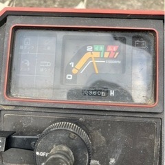 稲刈り機　イセキ　コンバイン（自脱型）の画像
