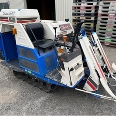 稲刈り機　イセキ　コンバイン（自脱型）の画像