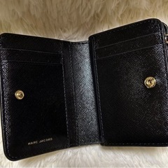 本日限定！早いもの勝ち！マークジェイコブス二つ折り財布の画像