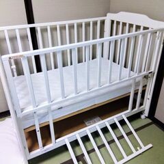 ベビーベッド　白　ホワイト②の画像