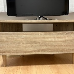 32インチのテレビとテレビボードの画像