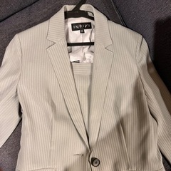 色々レディーススーツ5点の画像