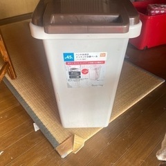 ゴミ箱の画像