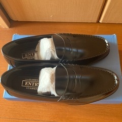 新品ローファー