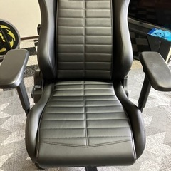 ゲーミングチェア本革黒の画像