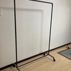 インダストリアル　ビンテージ風　アイアンハンガーラック