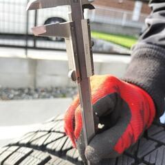 225/60R18　ホイール付きスタッドレスタイヤ４本の画像