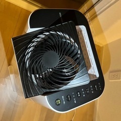 アイリスオーヤマ　サーキュレーター機能付き衣類乾燥除湿機の画像