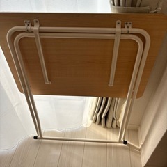 折りたたみパソコンデスクの画像