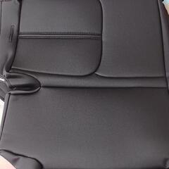 OUTLANTER  GNOWの車のシートカバーの画像