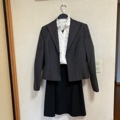 スーツ女性用9号シャツも
