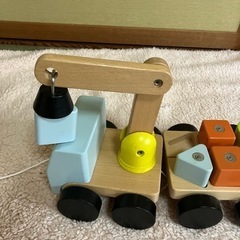木製クレーン車の画像