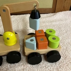 木製クレーン車の画像