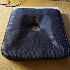 洗濯可能♪おしりラクラク3D ハニカム座布団 使用浅い美品です。の画像
