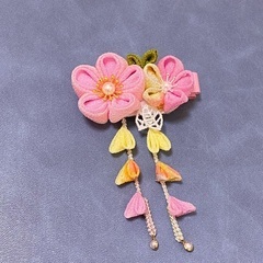 つまみ細工 髪飾りの画像