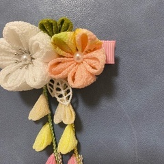つまみ細工 髪飾りの画像