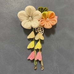 つまみ細工 髪飾りの画像