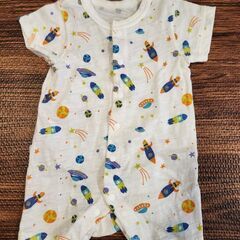半袖カバーオール(60サイズ)3枚(美品✨️)ブランドBeBe系列含みます✨️の画像