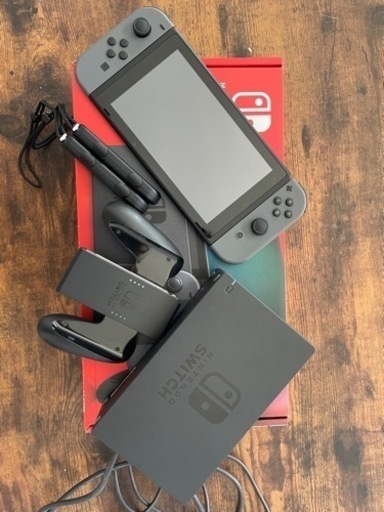 【取引中】Nintendo Switch ニンテンドースイッチ　本体