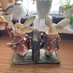 美品　うさぎ　ブックスタンド　ブックエンド　ウサギ兎　不思議の国のアリスBOOK 本棚収納クリスマス雑貨の画像