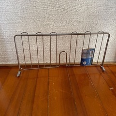 スチール棚の補助