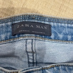 ZARA ダメージデニムの画像