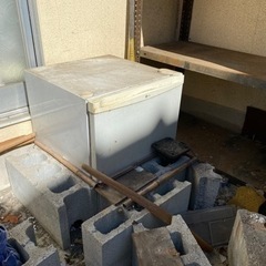 小さな冷蔵庫　ジャンク