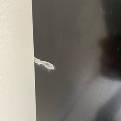 黒い2ドア冷蔵庫 SHARPの画像