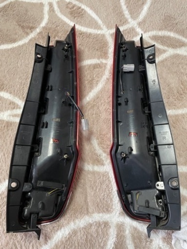 メテオ　メテオテールランプ　80系　ヴォクシー　ノア　エスクァイア