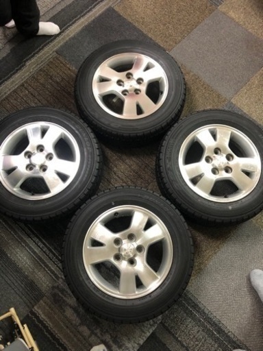 スタッドレスタイヤ　195/65r15 トヨタノア/ヴォクシー