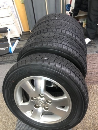 スタッドレスタイヤ　195/65r15 トヨタノア/ヴォクシー