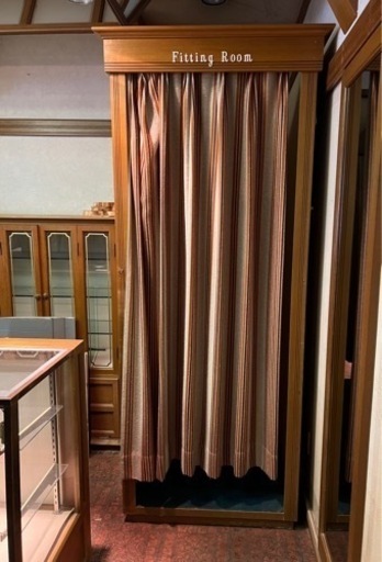 フィッティングルーム　ヴィンテージ　試着室