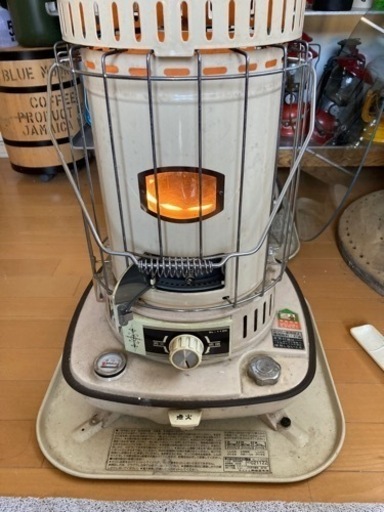 ①電池で着きますコロナストーブ