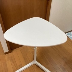テーブル