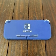 Nintendo Switch  Lite  ブルー　(ソフト2本セット)の画像