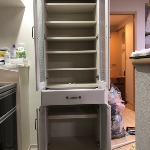 ニトリ　キャビネット　食器棚　フレンチカントリー　シャビー