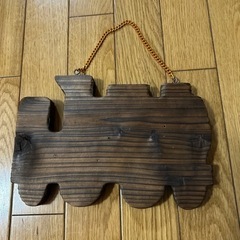 焼き杉　汽車型のドアプレート　
