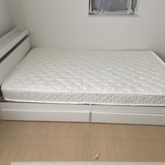 セミダブルベッド　ホワイト　マットレス付き