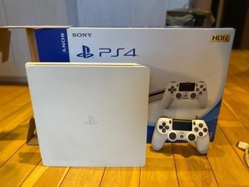 現在商談中！値下！PS4 slim 最終型！箱付き！コントローラー３台、ゲーム２本セットでどうぞ！