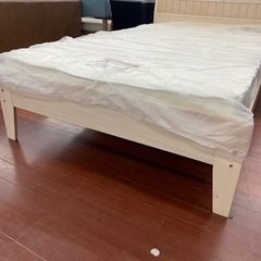 【ニトリ】セミダブルベッドの画像